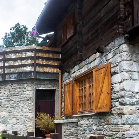 Chalet Indipendente In Centro A Valtournenche Exteriör bild