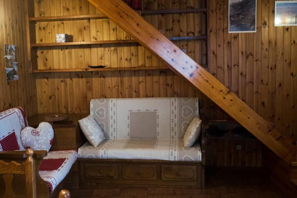 Chalet Indipendente In Centro A Valtournenche Exteriör bild